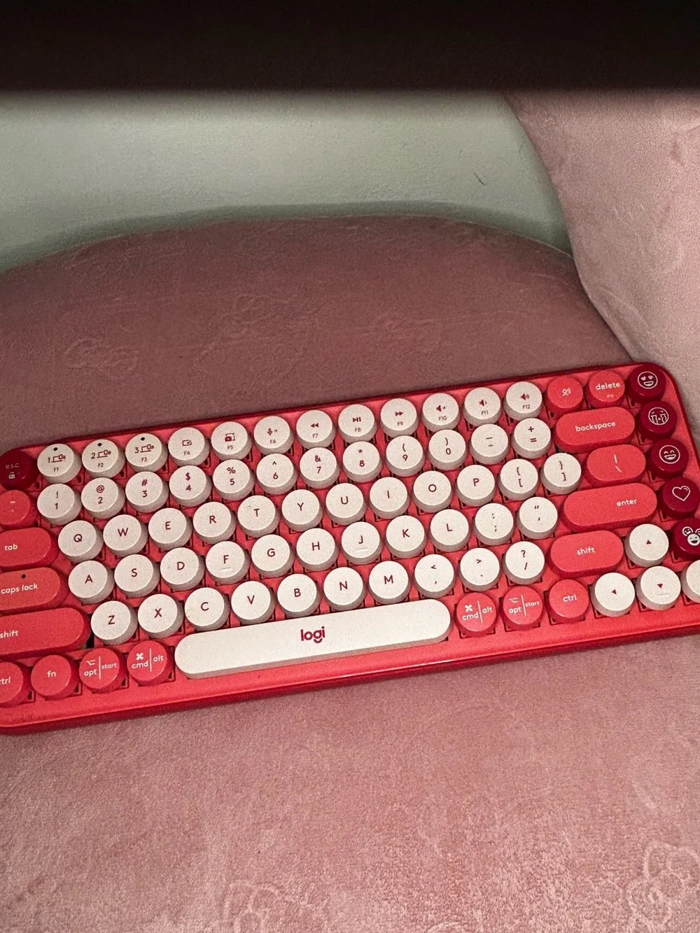 Logitech Heartbreaker Pink Bluetooth POP key Wireless Mechanical Keyboard